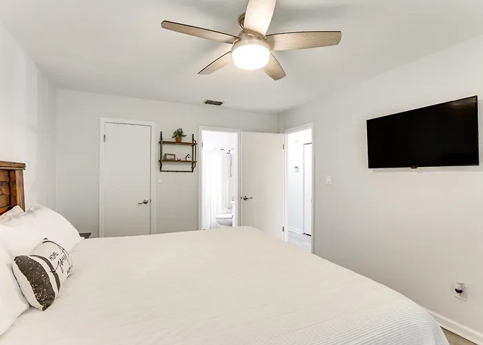 Pet-friendly Near Dtwn Tallahassee! *