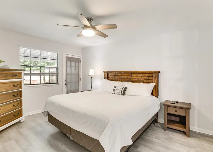 Сasa de vacaciones Pet-friendly Near Dtwn Tallahassee!